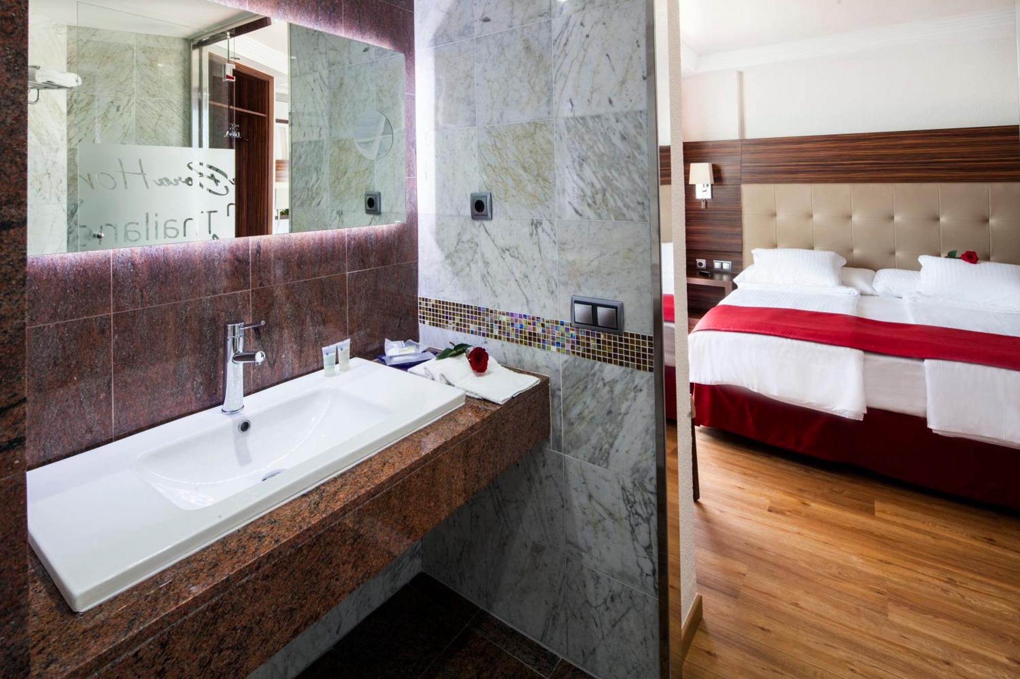 Europe Playa Marina - Adults Only Hotel Illetas