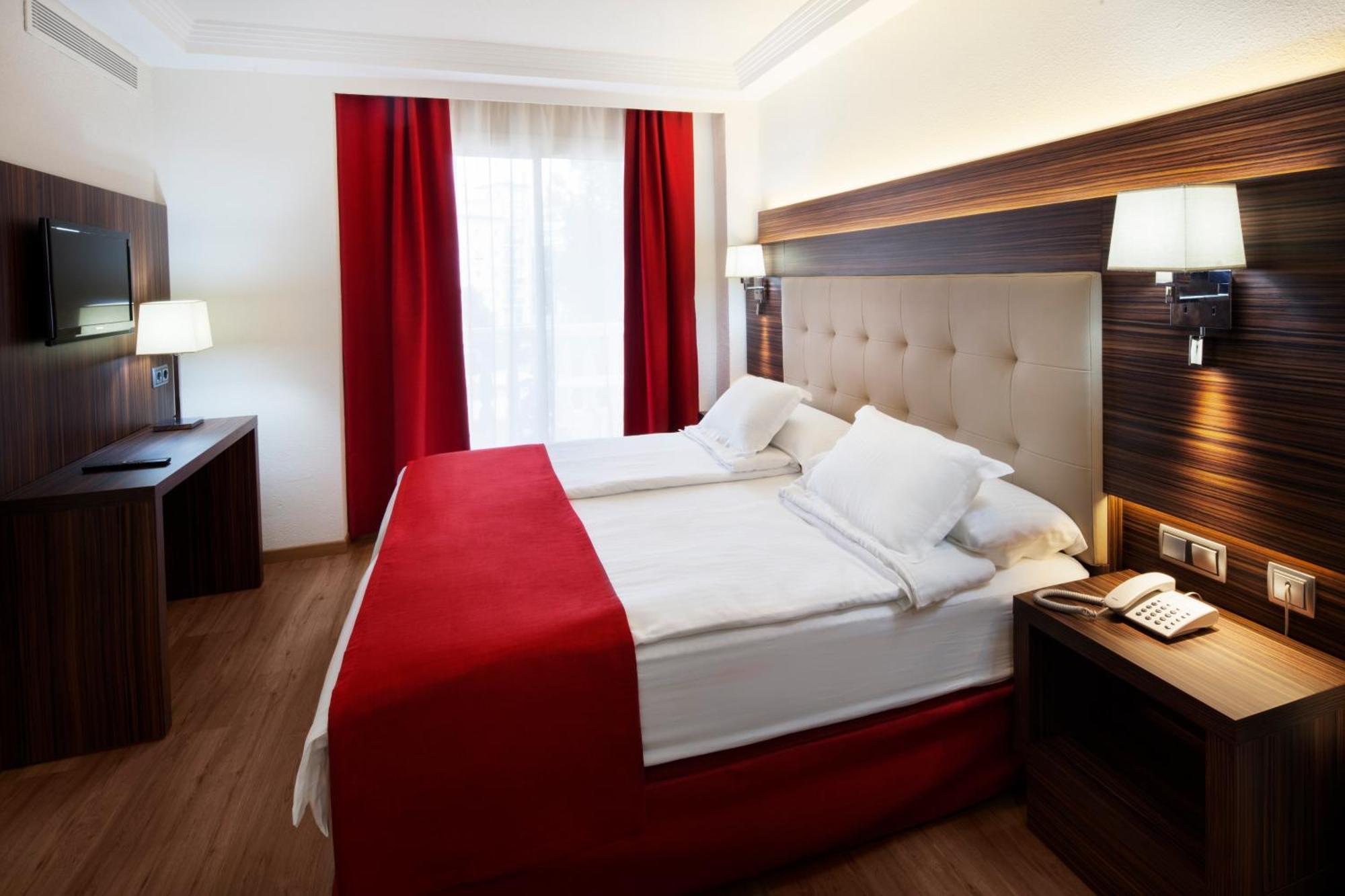 Hotel Europe Playa Marina 4*
